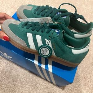 New sambas purchased on stockX. Verified. Men’s size 6 women’s size 7.5.